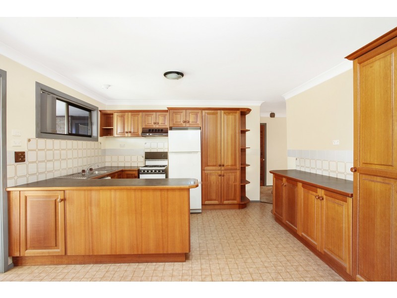 5 Raleigh Street, Albion Park NSW 2527