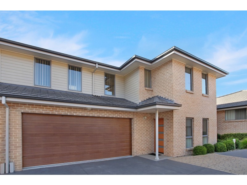 2/121 Daintree Drive, Albion Park NSW 2527