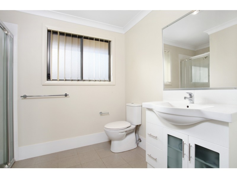 2/121 Daintree Drive, Albion Park NSW 2527