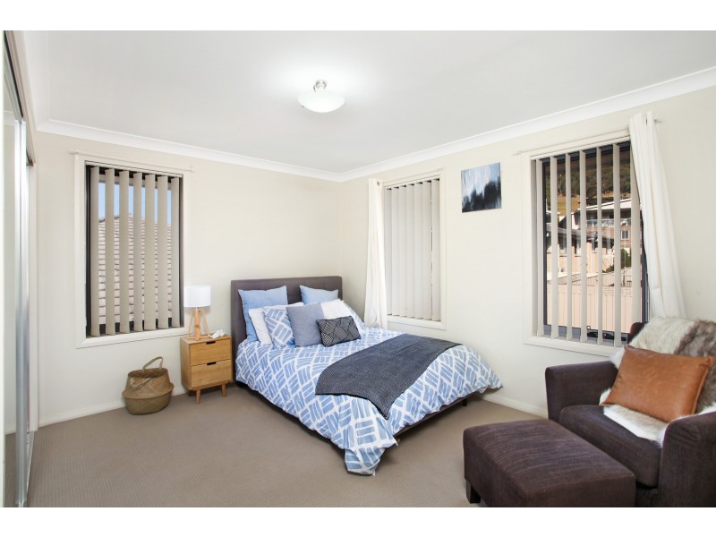 2/121 Daintree Drive, Albion Park NSW 2527