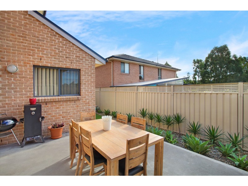 2/121 Daintree Drive, Albion Park NSW 2527