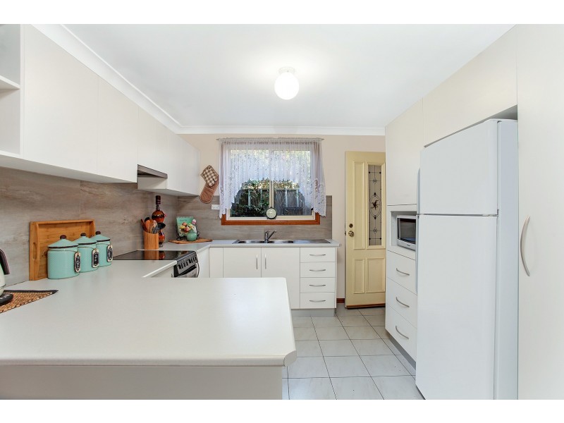 2/7 Jindabyne Road, Flinders NSW 2529
