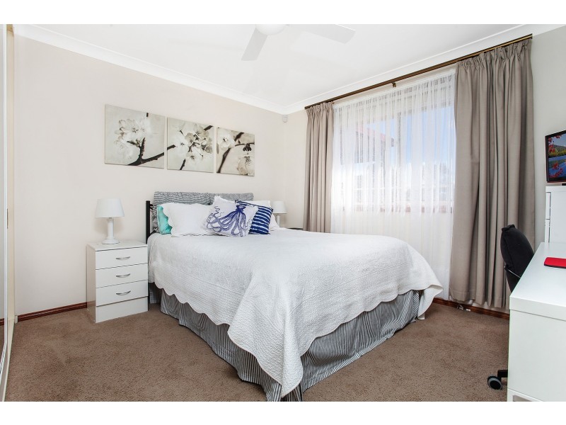 2/7 Jindabyne Road, Flinders NSW 2529