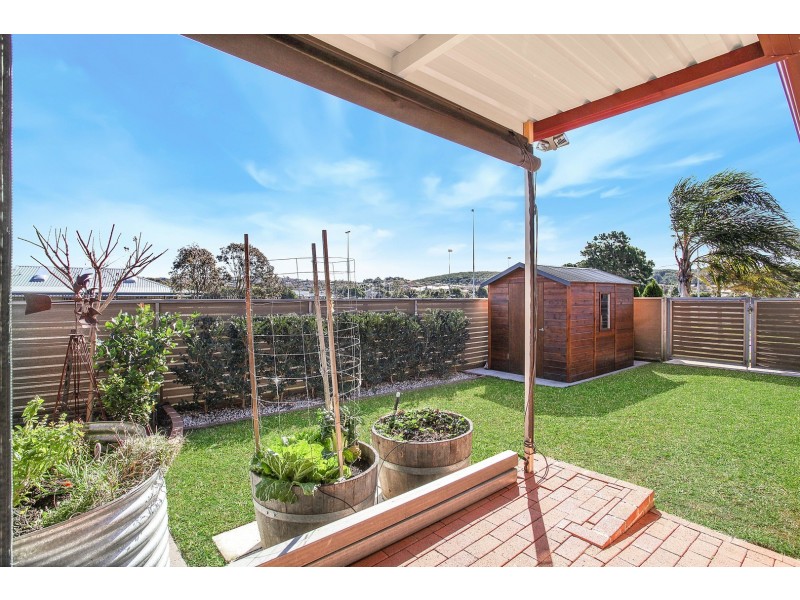 2/7 Jindabyne Road, Flinders NSW 2529