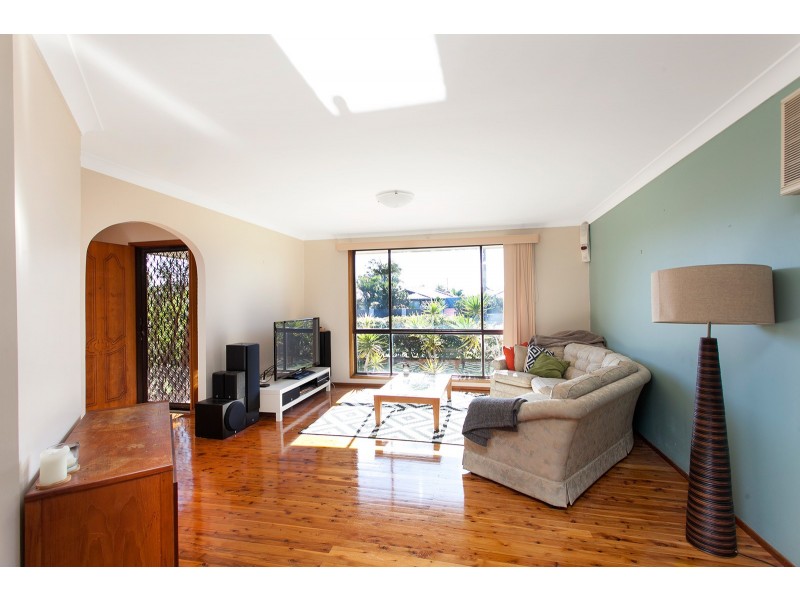 2 Moras Place, Lake Illawarra NSW 2528