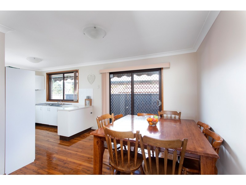 2 Moras Place, Lake Illawarra NSW 2528