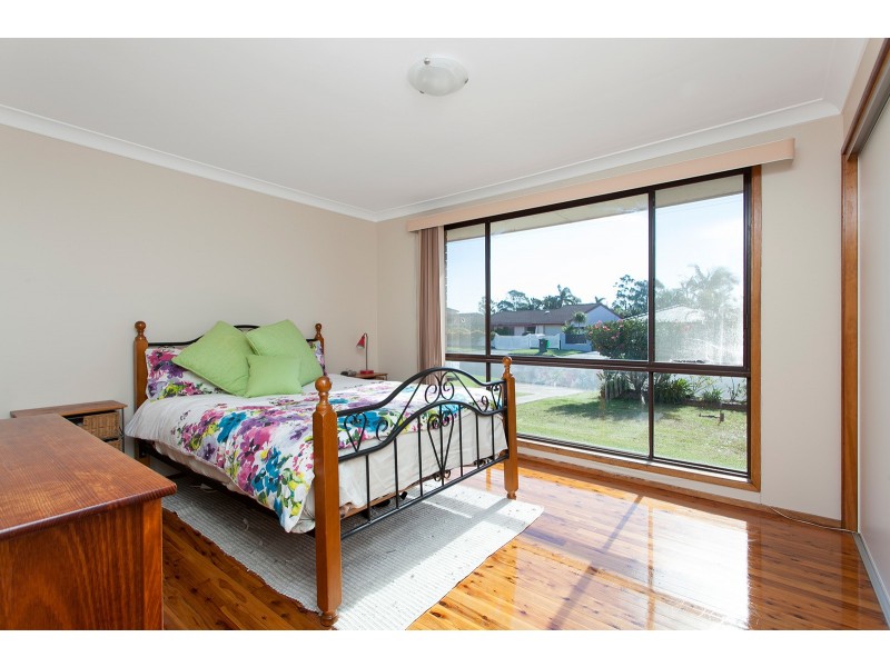 2 Moras Place, Lake Illawarra NSW 2528