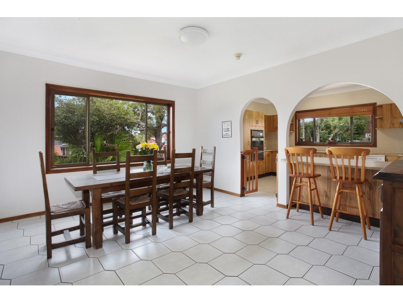 6 Ocean Beach Drive, Shellharbour NSW 2529