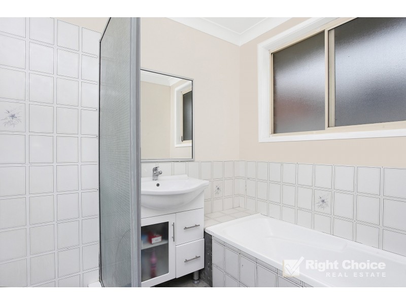 9 Honeysuckle Place, Albion Park Rail NSW 2527
