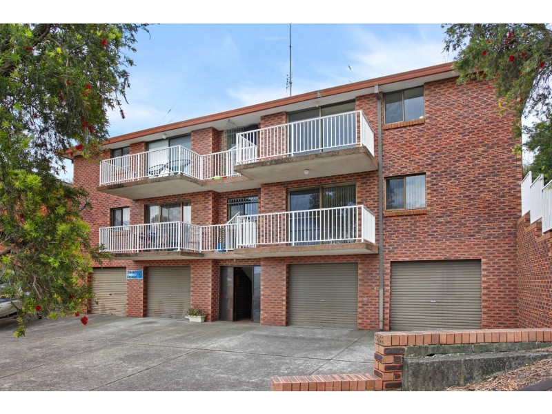 2/15 Melinda Grove, Lake Heights NSW 2502