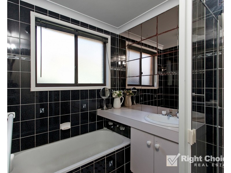 18 Bloodwood Place, Albion Park Rail NSW 2527