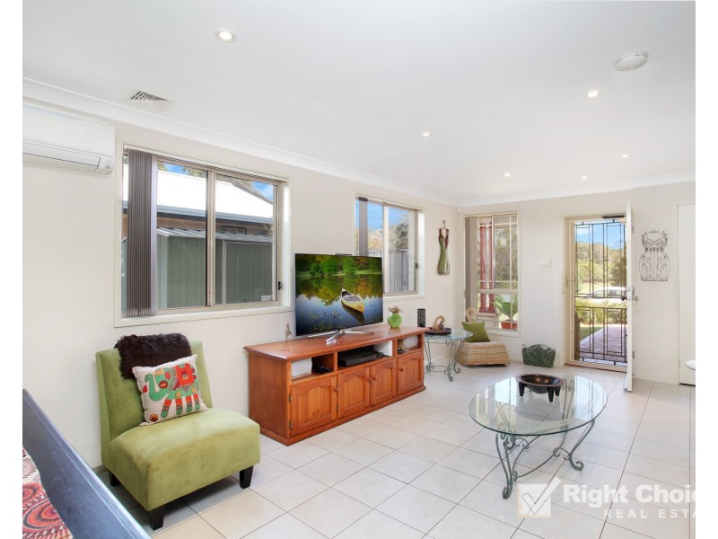 2/4 Burdekin Drive, Albion Park NSW 2527