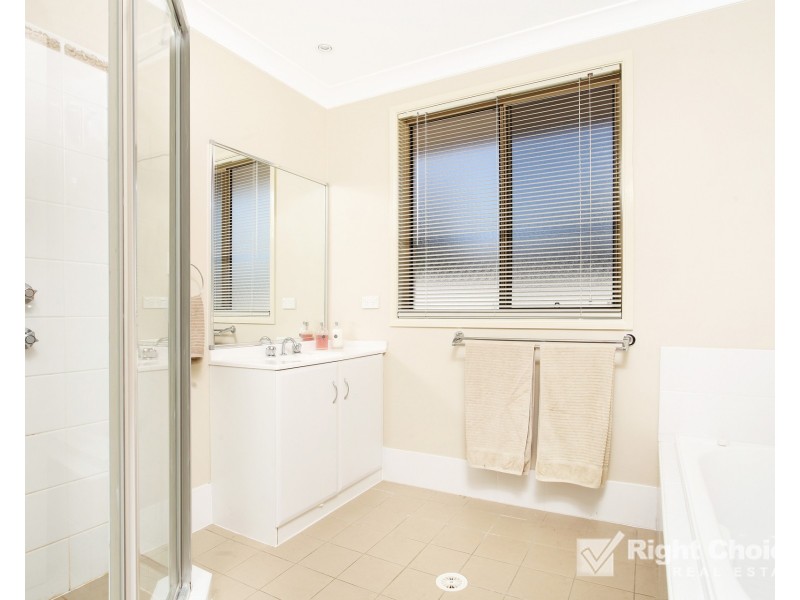 2/4 Burdekin Drive, Albion Park NSW 2527