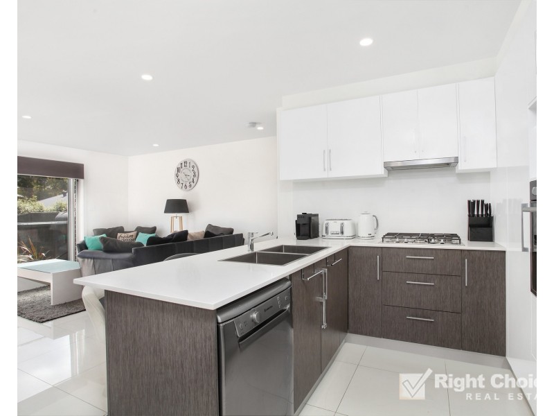 3/2 Whistlers Run, Albion Park NSW 2527