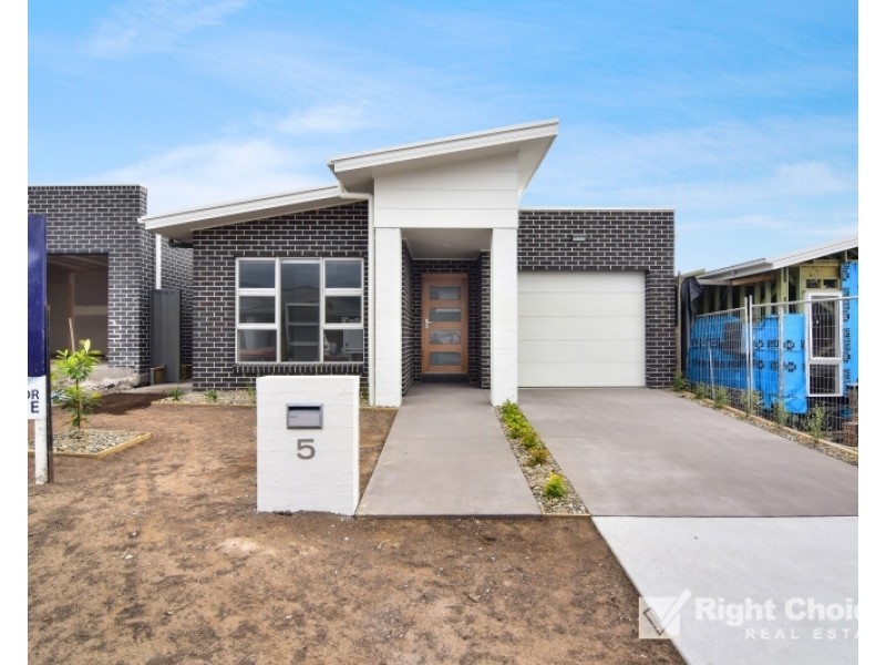 5 Bartlett Crescent, Calderwood NSW 2527