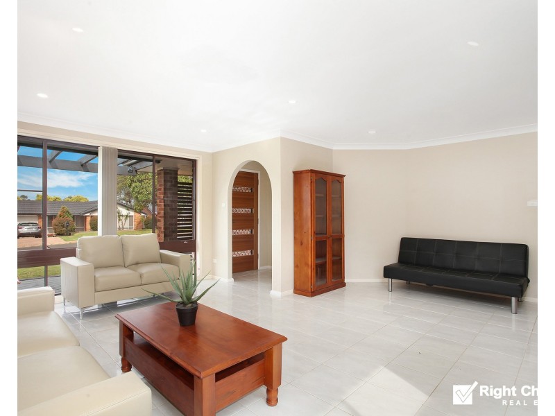 8 Charlotte Crescent, Albion Park NSW 2527