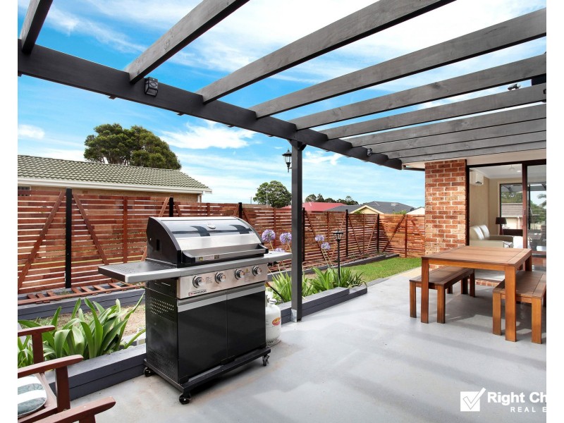 8 Charlotte Crescent, Albion Park NSW 2527