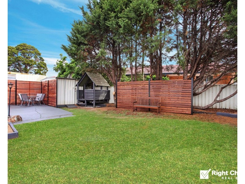 8 Charlotte Crescent, Albion Park NSW 2527
