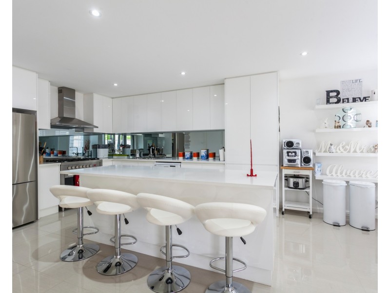 14 Pine Valley Place, Shell Cove NSW 2529