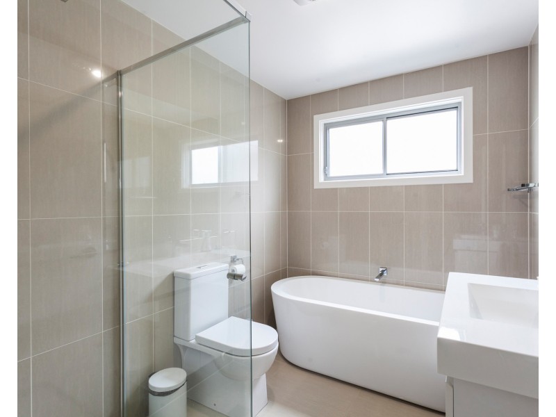 14 Pine Valley Place, Shell Cove NSW 2529
