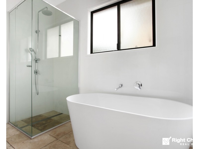 105 Parkes Street, Oak Flats NSW 2529