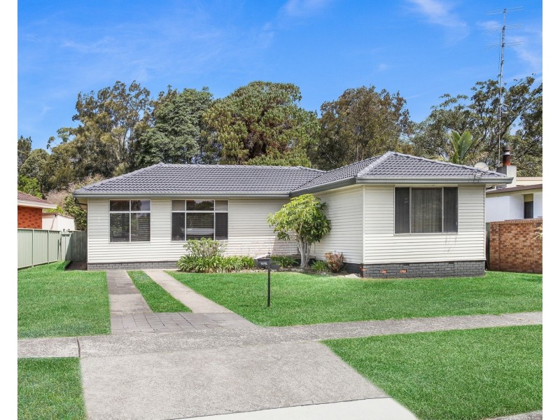 16 The Esplanade, Oak Flats NSW 2529