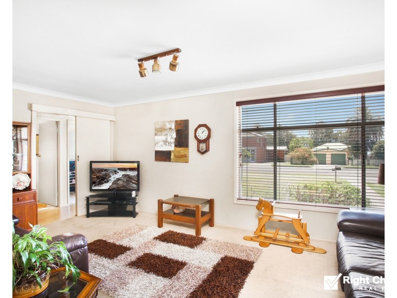 16 The Esplanade, Oak Flats NSW 2529