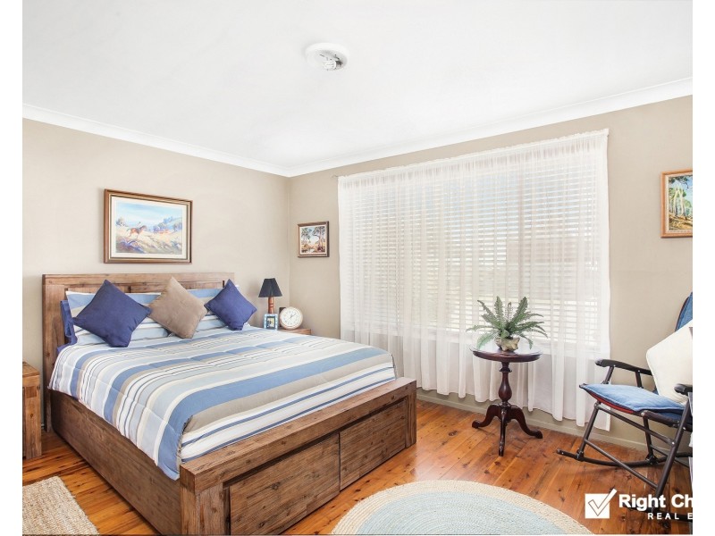 16 The Esplanade, Oak Flats NSW 2529