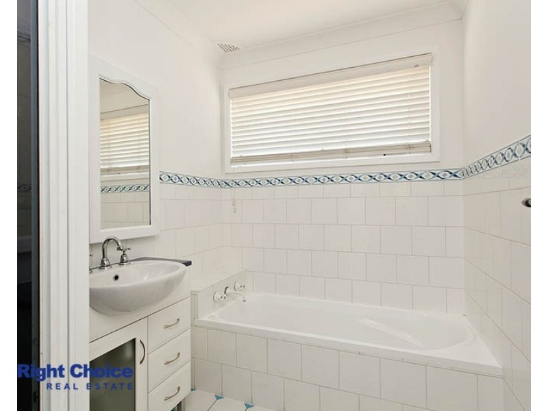 6 Griffiths Street, Oak Flats NSW 2529