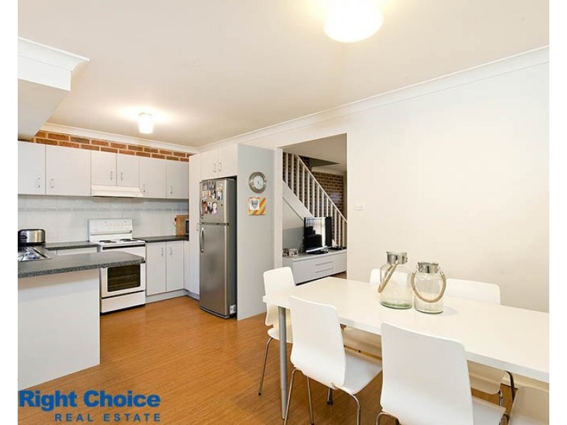 2/15 Jindabyne Road, Flinders NSW 2529