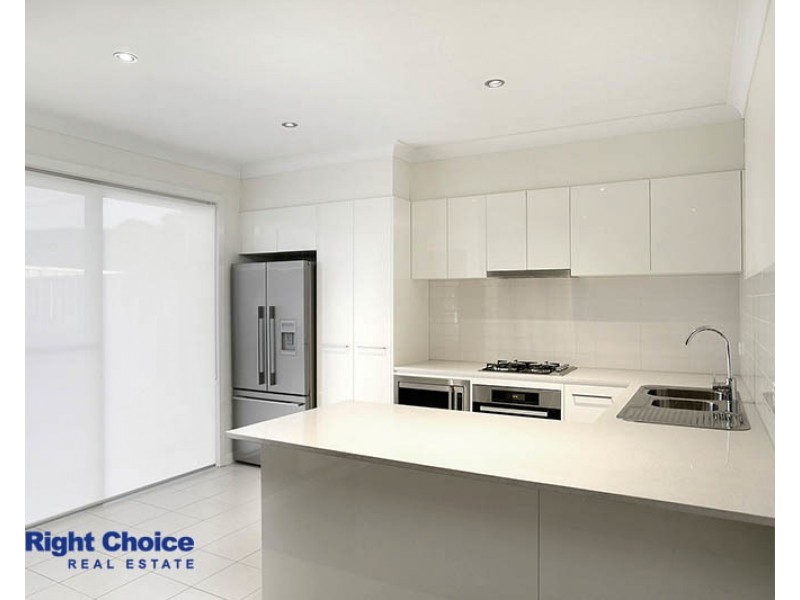 2/12 Propane Street, Albion Park NSW 2527