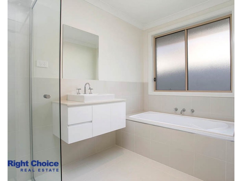 2/12 Propane Street, Albion Park NSW 2527