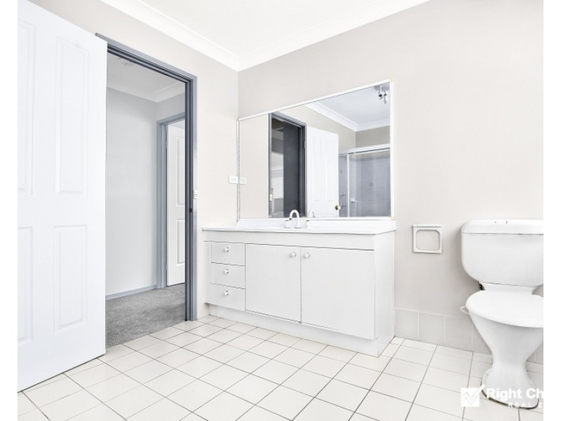 33 Daintree Drive, Albion Park NSW 2527