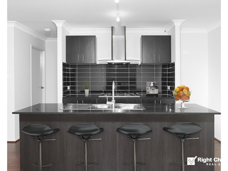 32 Bartlett Crescent, Calderwood NSW 2527