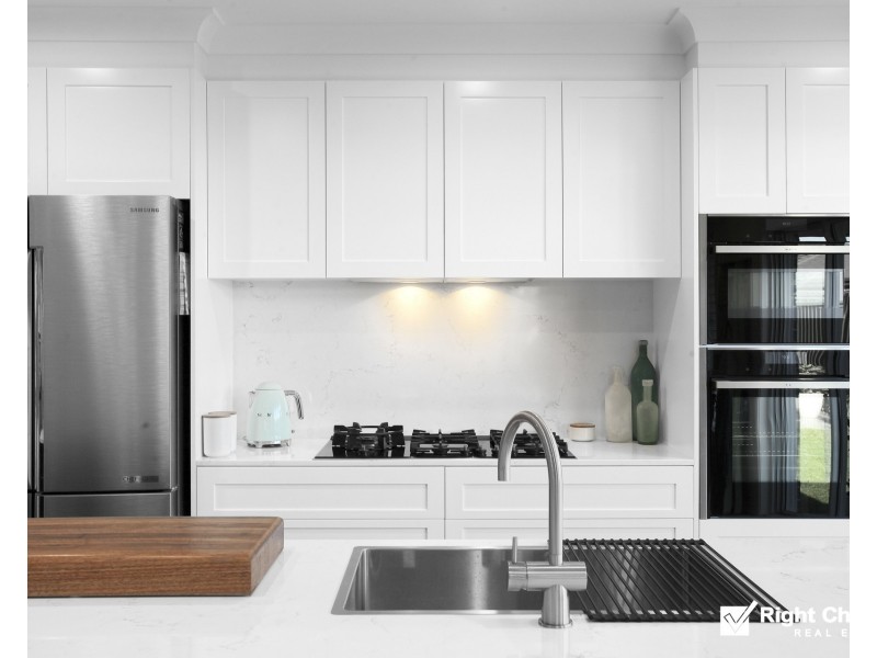 51 Honeybee Crescent, Calderwood NSW 2527