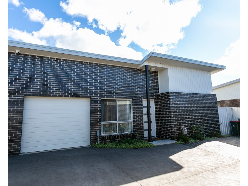 2/21 Tabourie Close, Flinders NSW 2529