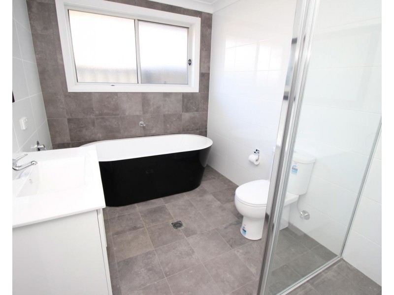 131a Barton Street, Oak Flats NSW 2529