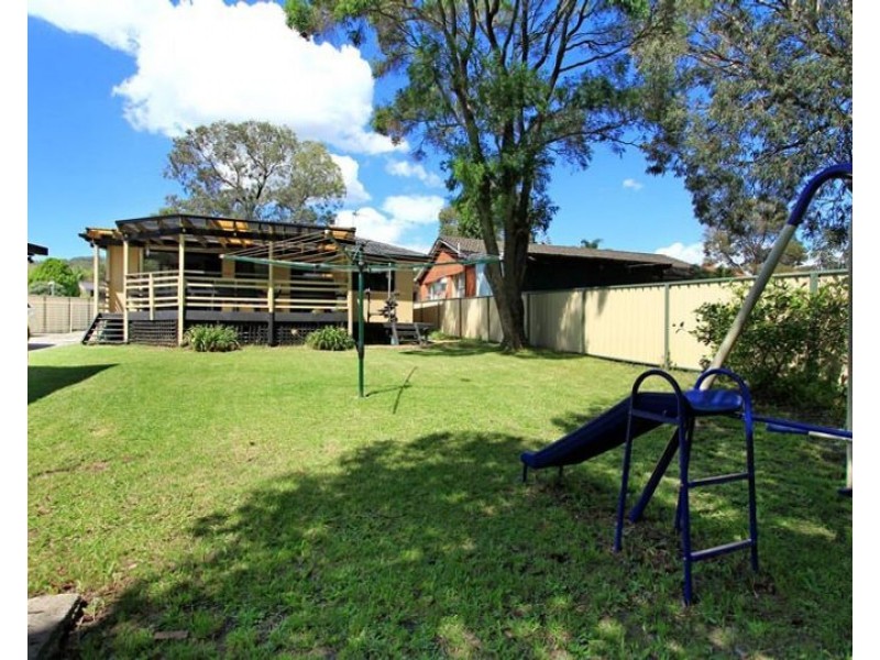10 Figtree Street, Albion Park Rail NSW 2527