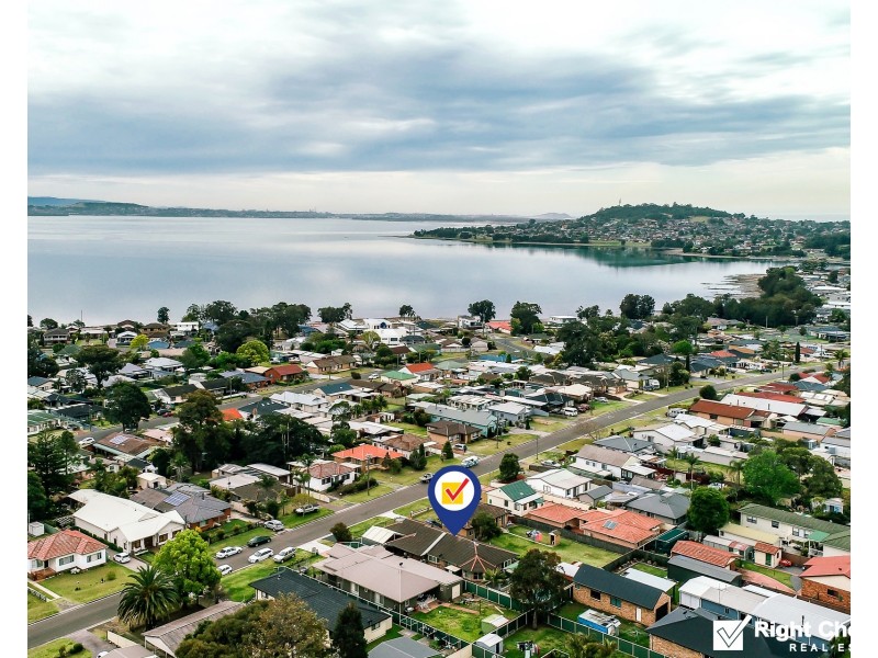 55 Barton Street, Oak Flats NSW 2529