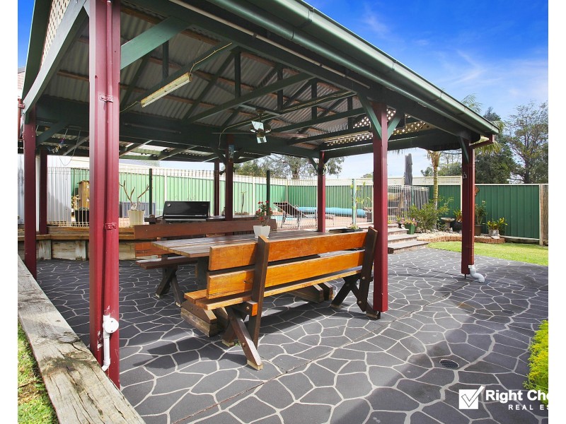 55 Barton Street, Oak Flats NSW 2529