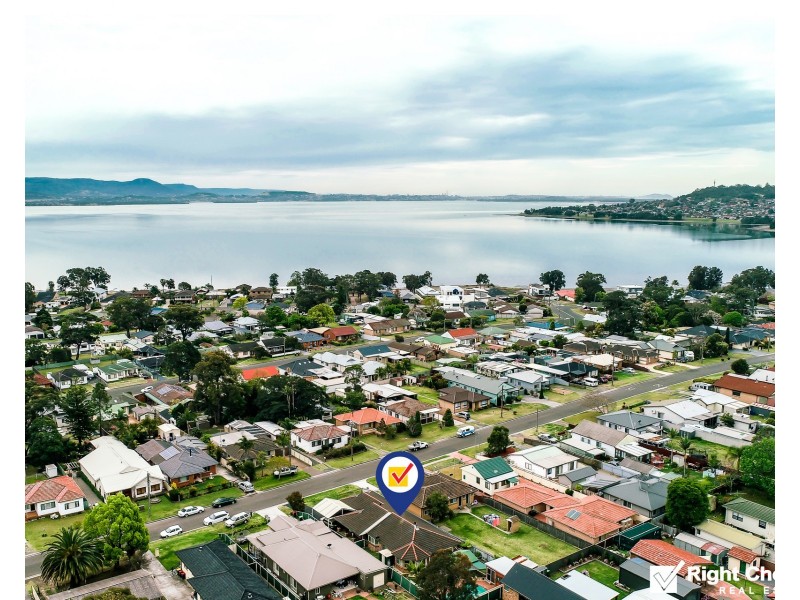 55 Barton Street, Oak Flats NSW 2529