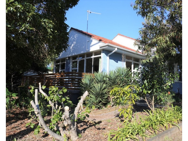 35 William Avenue, Warilla NSW 2528