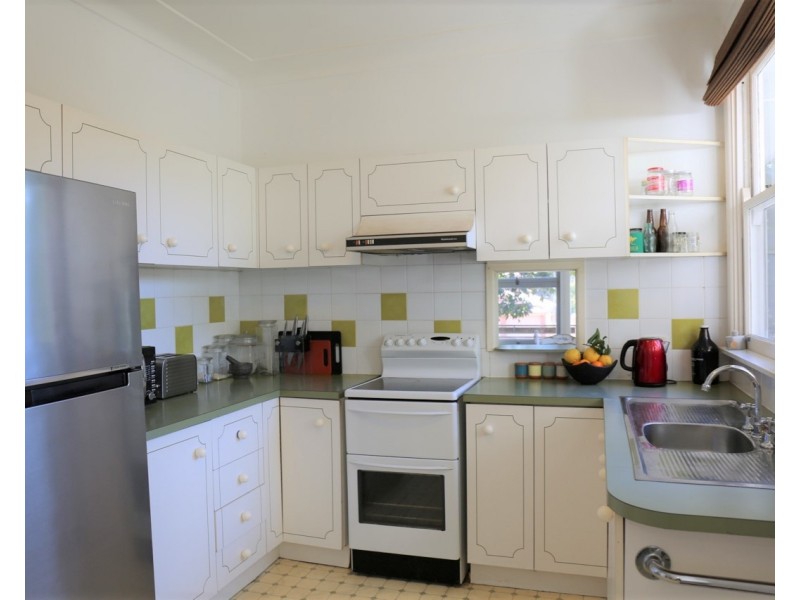 35 William Avenue, Warilla NSW 2528