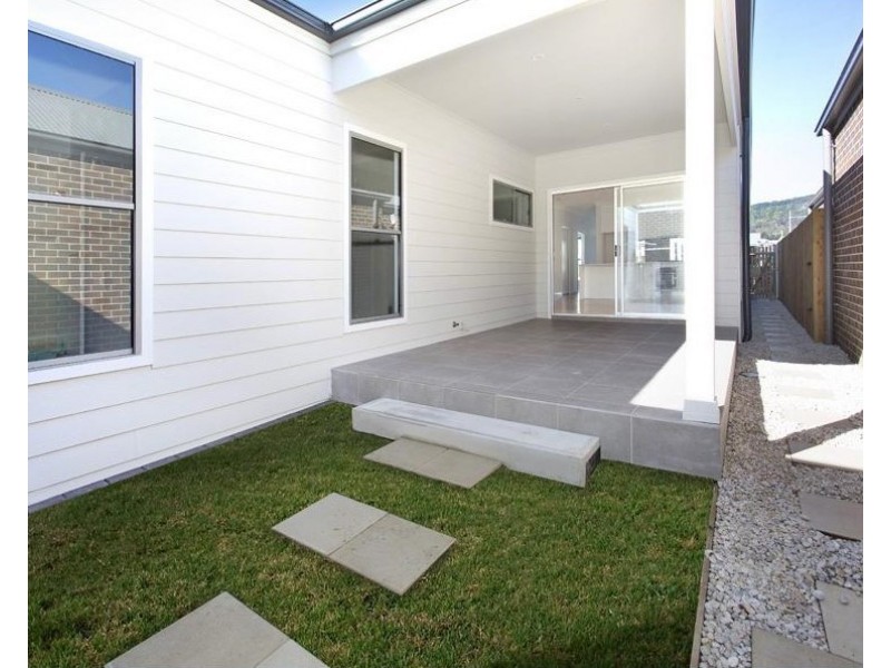 9 Pambula Street, Tullimbar NSW 2527
