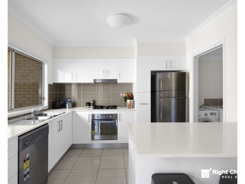 11/76 Essex Street, Berkeley NSW 2506