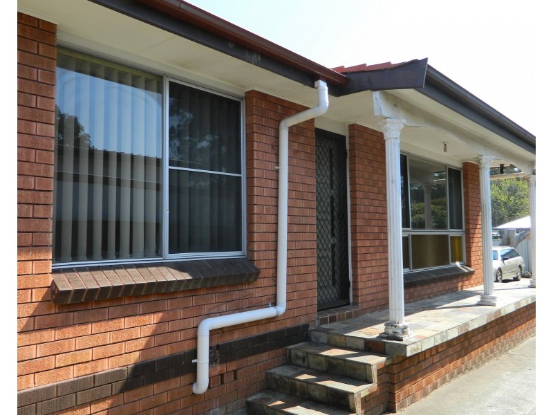 2/78 Barton Street, Oak Flats NSW 2529