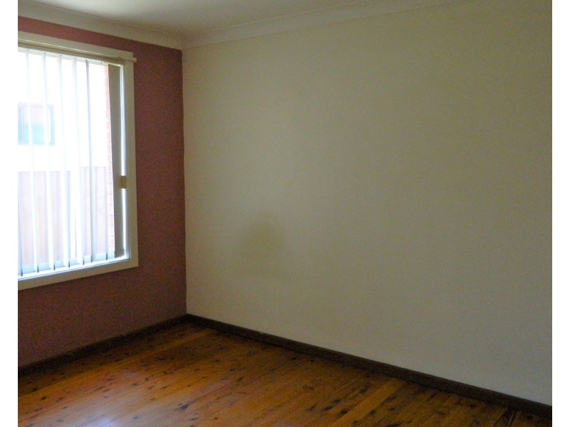 2/78 Barton Street, Oak Flats NSW 2529