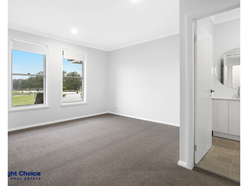 7 Scanlon Street, Calderwood NSW 2527