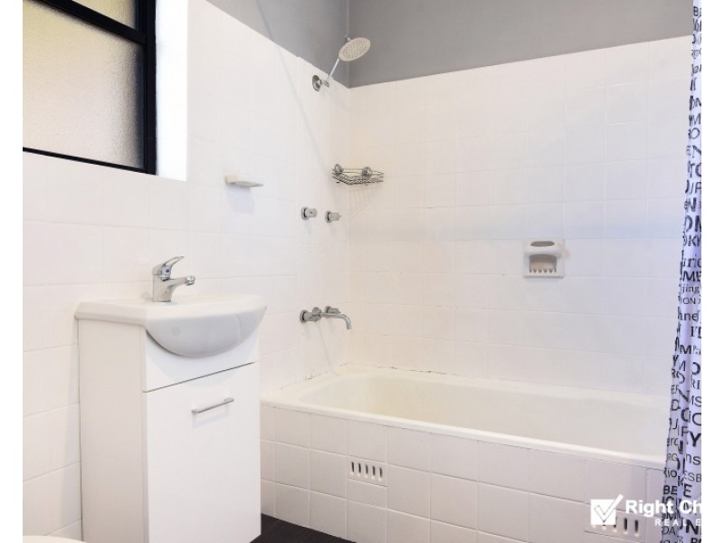 11/16 Woodlawn Avenue, Mangerton NSW 2500