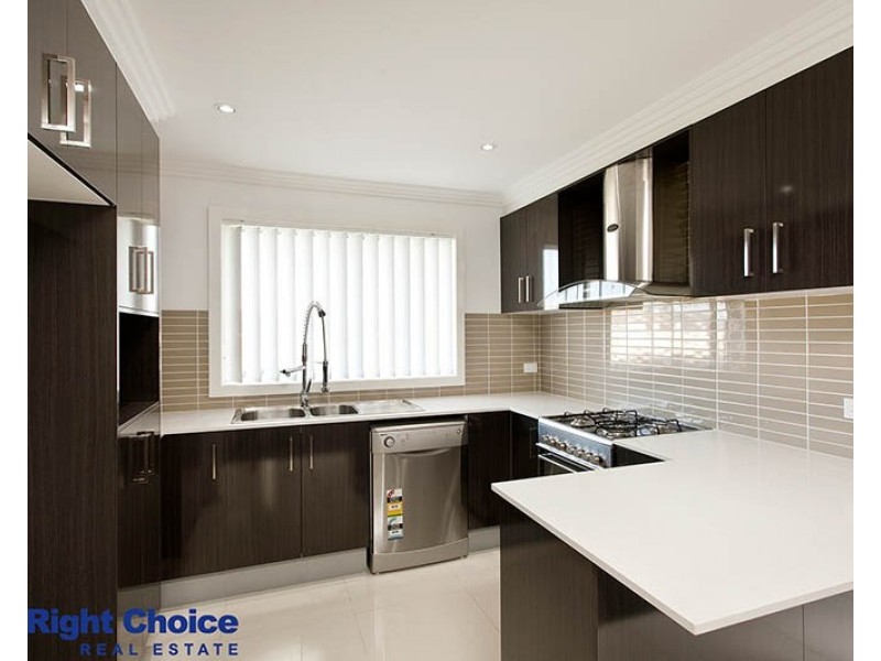 2/29 Addison Avenue, Lake Illawarra NSW 2528